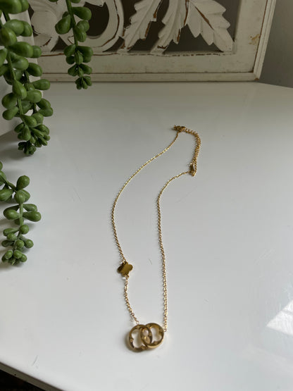 Clover me necklace