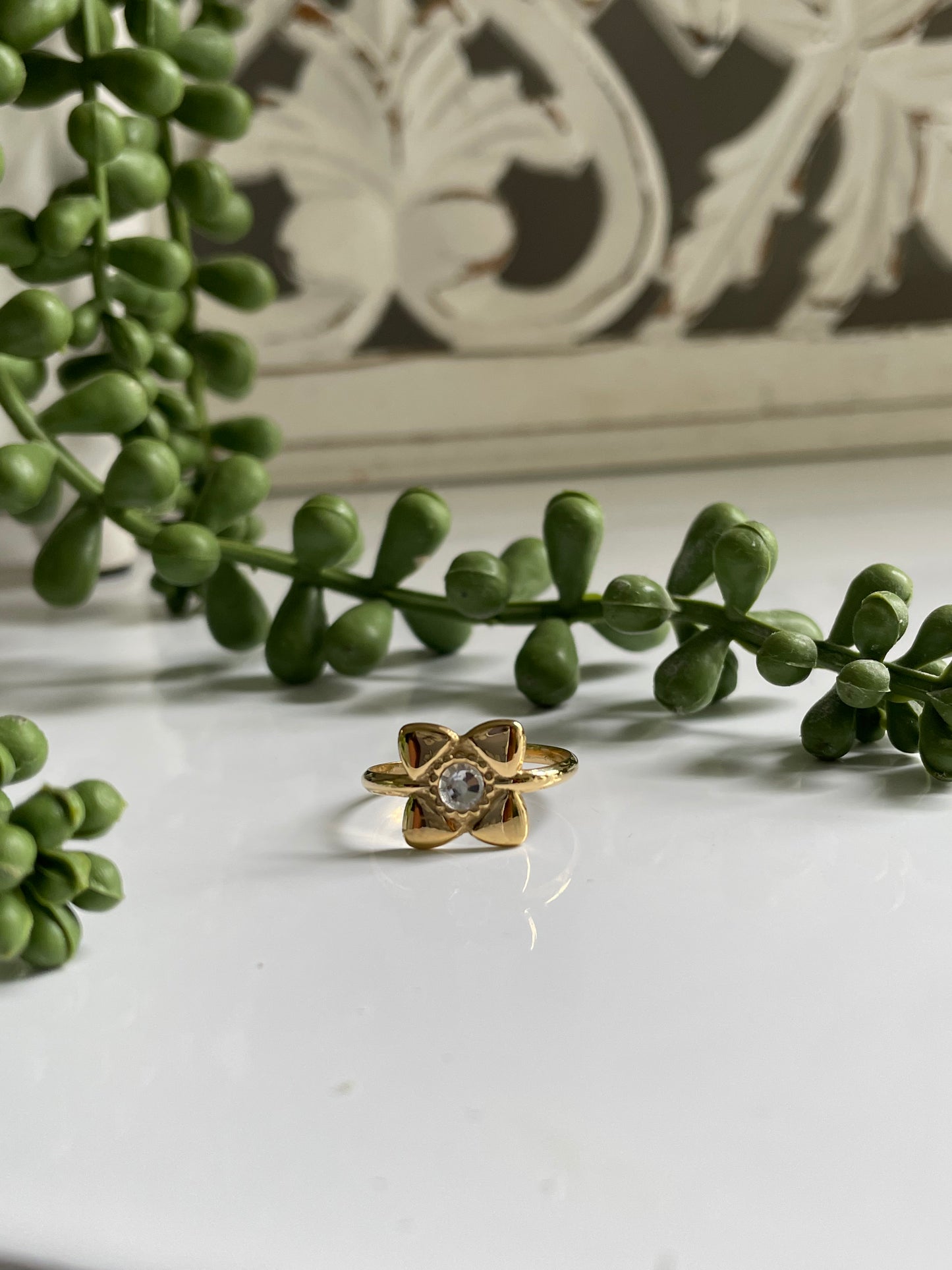 Flora ring