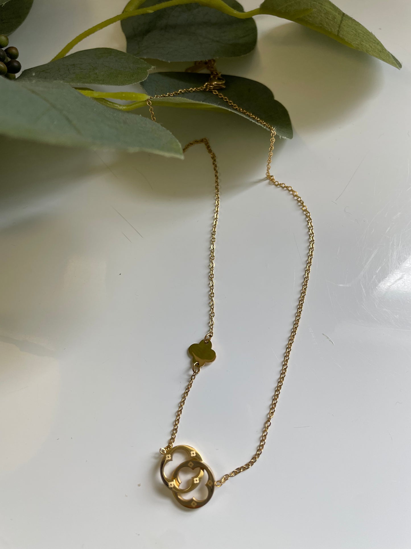 Clover me necklace