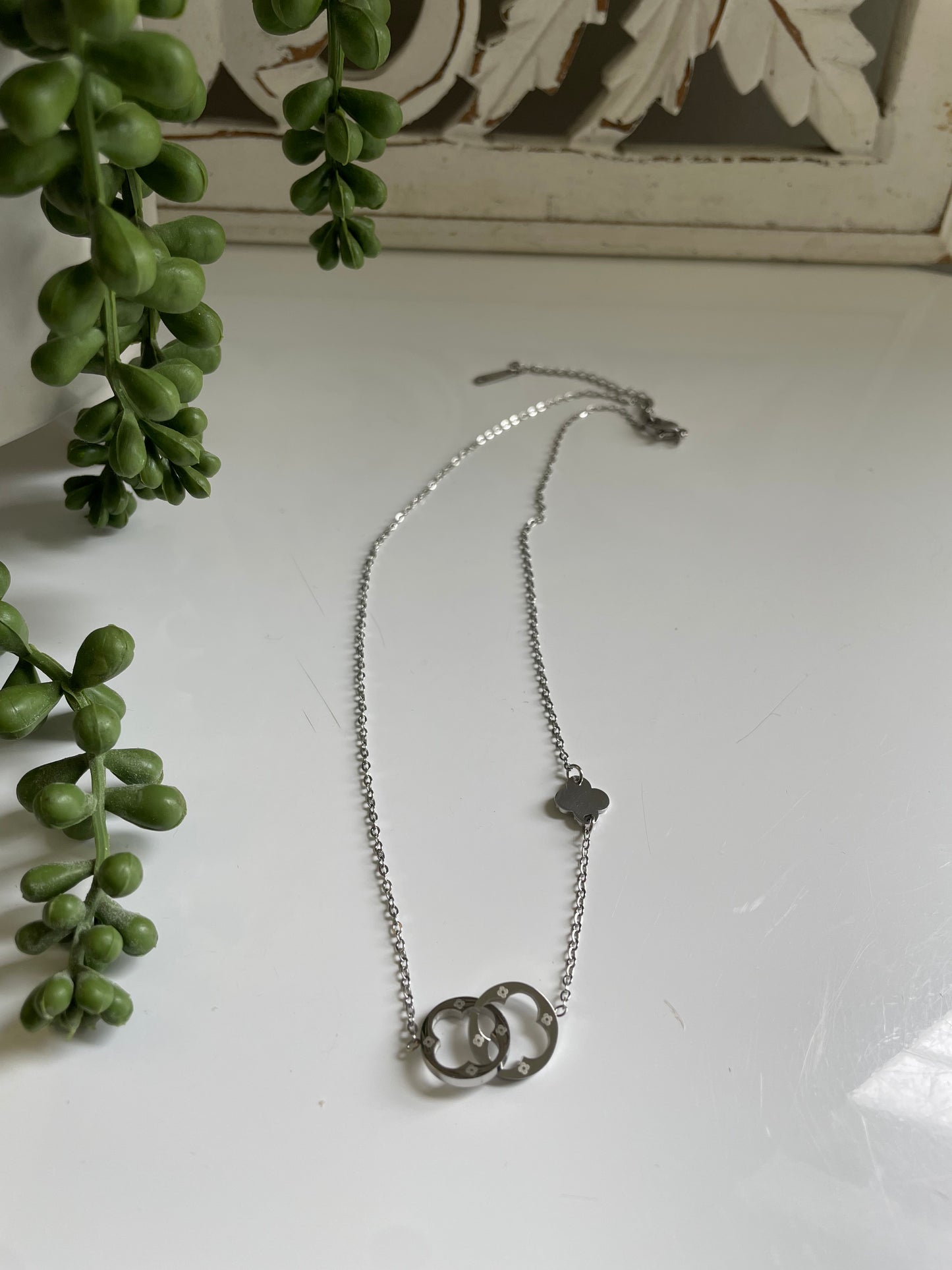 Clover me necklace