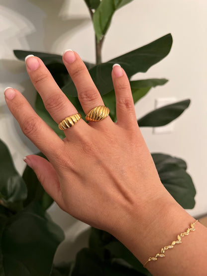 Croissant ring