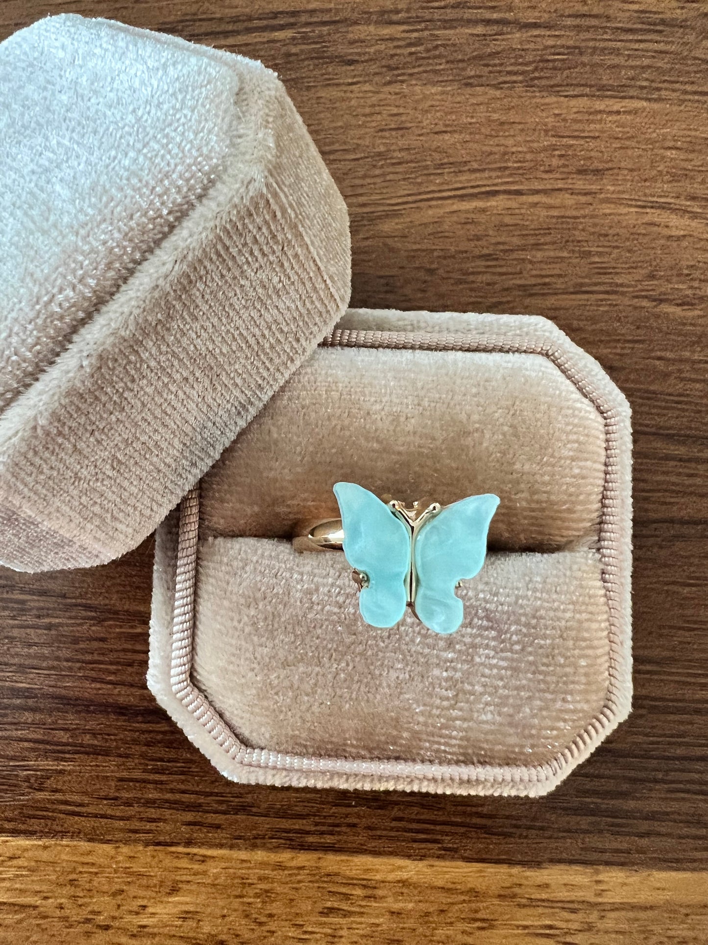 Mariposa ring