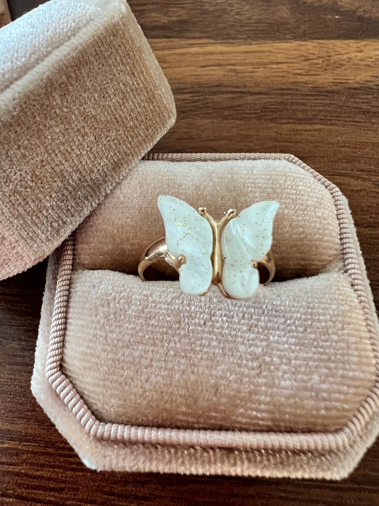 Mariposa ring